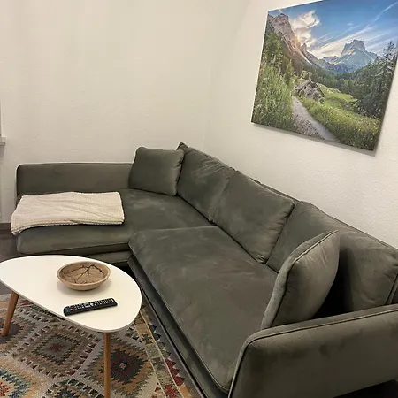 International 9 Apartment *
