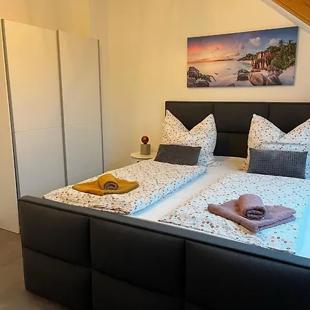 Apartment International 9 *